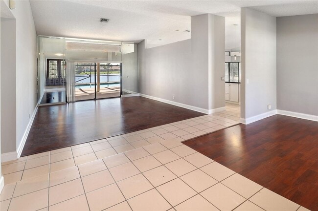 Building Photo - 11310 Lake Tree Ct