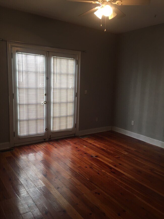 Building Photo - 17 Felix St