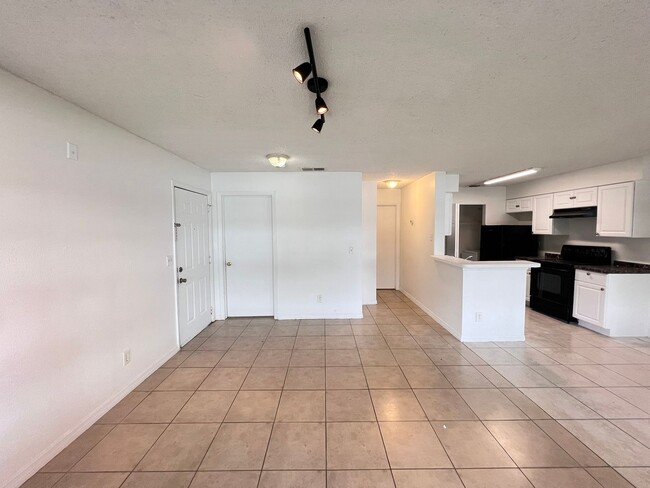Building Photo - Great Apartment for rent!