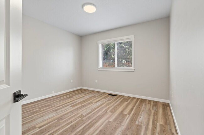 Building Photo - 3716 Custer Dr