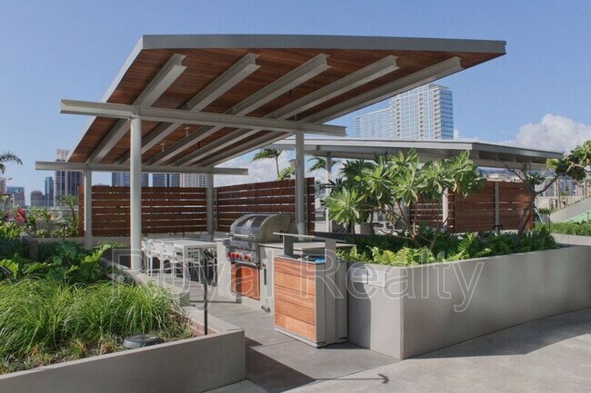 Building Photo - 1001 Queen St