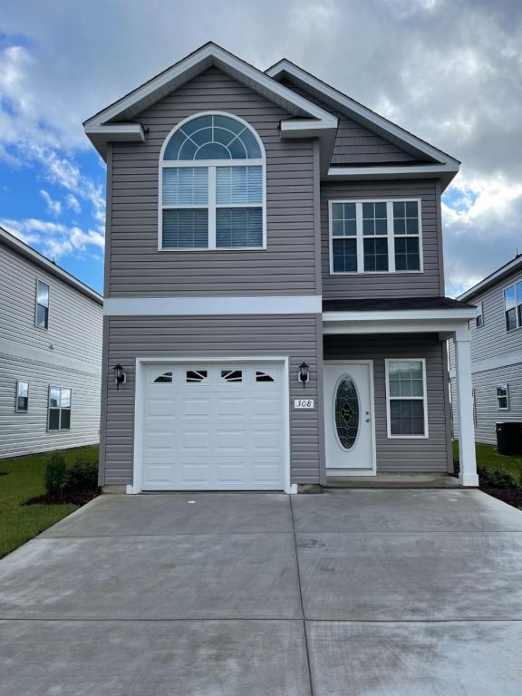 Building Photo - 302 71st Ave N