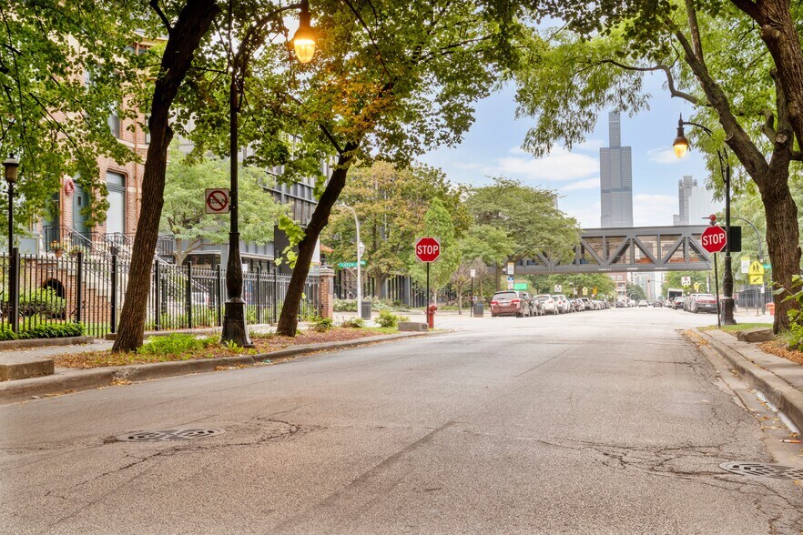Building Photo - 1512 W Jackson Blvd