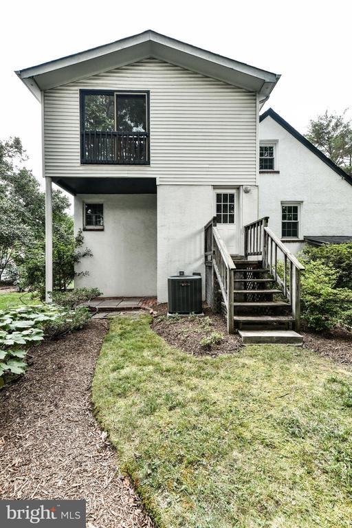 Building Photo - 419 S Barton St