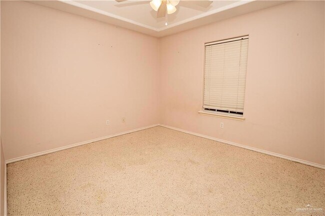 Building Photo - 2212 Lilly Cove Dr