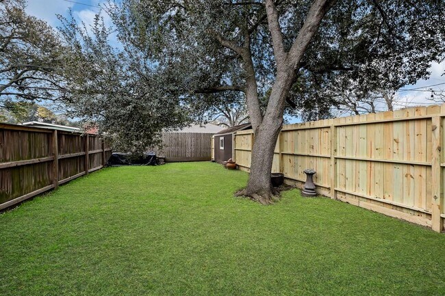 Building Photo - 5201 Verdome Ln