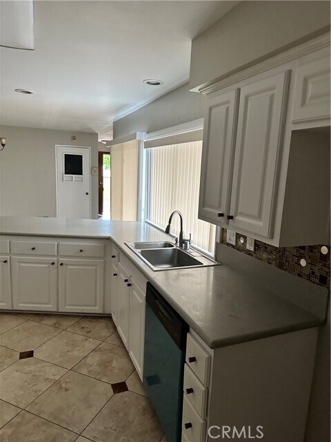 Building Photo - 4701 Sharon Dr