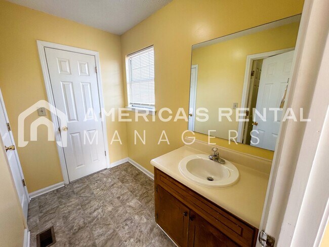 Building Photo - Home for Rent in Birmingham!