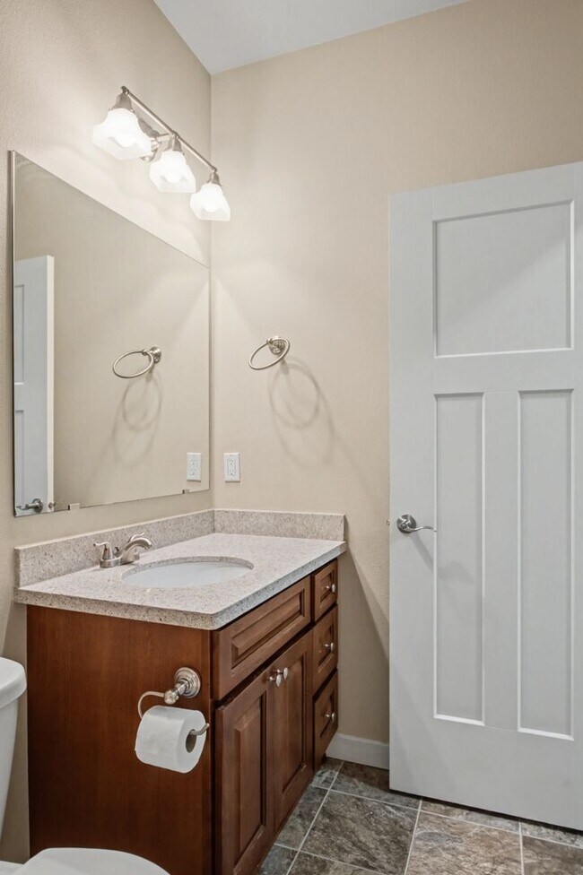 Building Photo - 1603 Burnside Pl