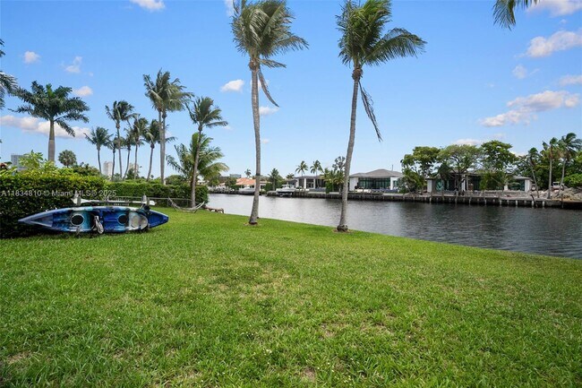 Building Photo - 1580 Shoreline Way