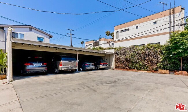 Building Photo - 448 1/2 S Wilton Pl