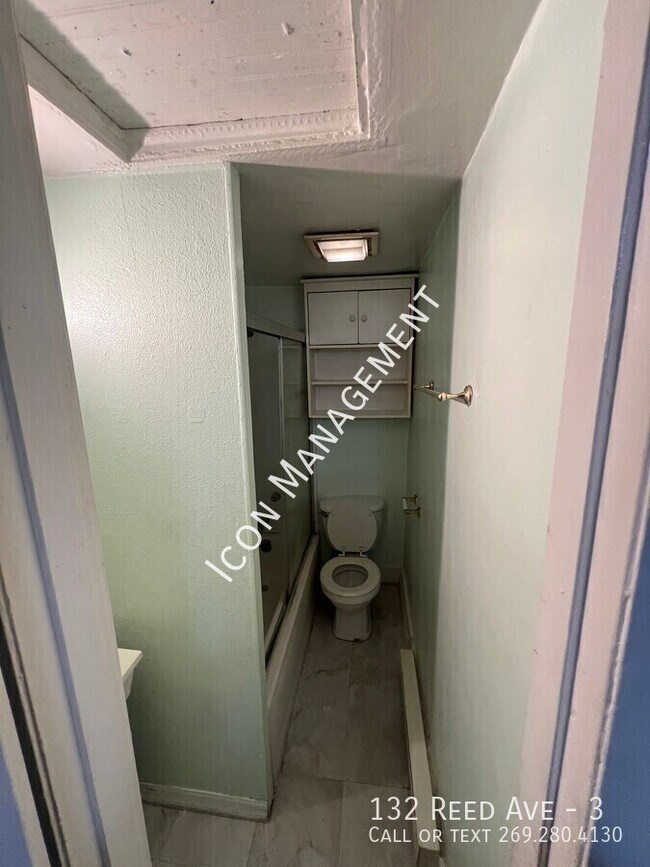 Building Photo - 132 Reed St