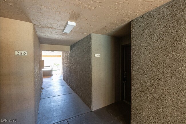 Building Photo - 2200 S Fort Apache Rd