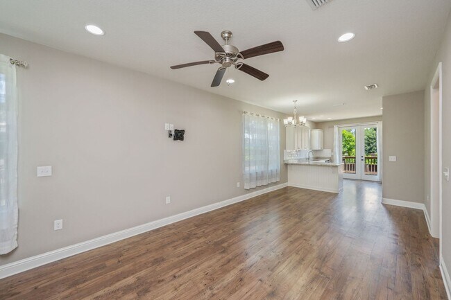 Building Photo - Modern 4-Bedroom Home with Designer Touches in the Heart of Niceville