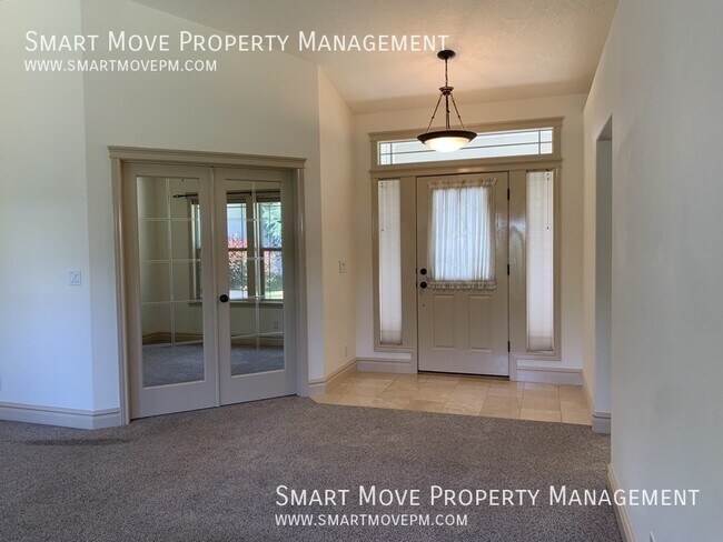 Building Photo - 570 Anton-