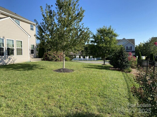 Building Photo - 10855 Tailwater St
