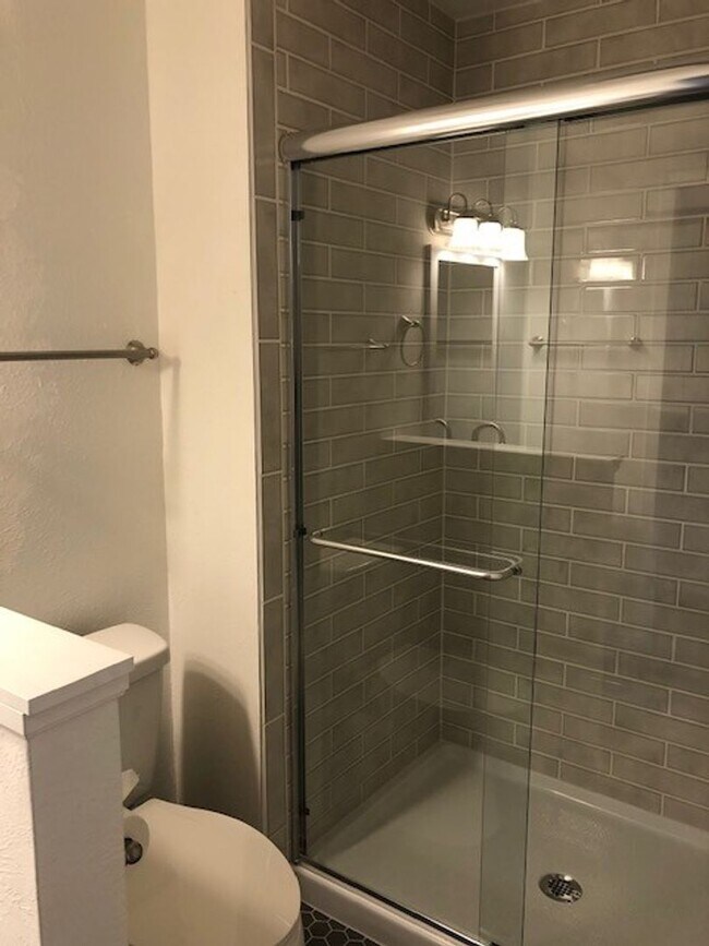 Building Photo - Conveniently Located Boulder Condo for Rent with Pool Overlooking the Flatirons