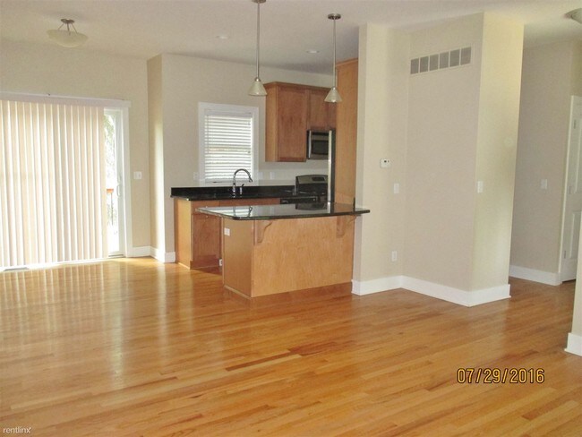 Building Photo - 4 br, 3 bath Condo - 1908 Geddes Ave 1908 ...