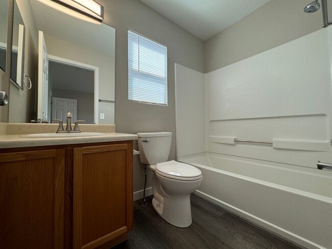 Building Photo - Updated 3 Bedroom in Stetson Hills