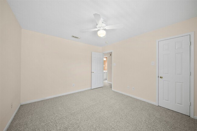 Building Photo - 22430 Water Edge Ln