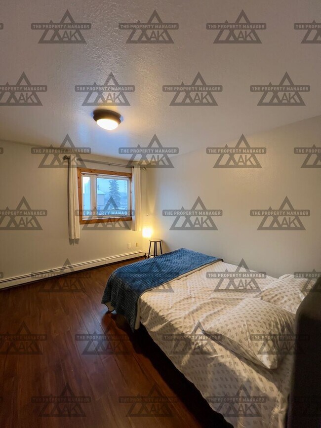 Building Photo - 28th Ave 1215-