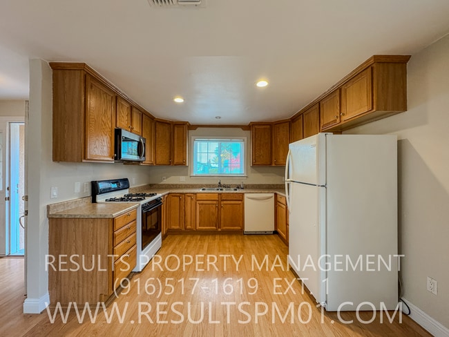 Building Photo - Charming 3-bedroom 2-bathroom home