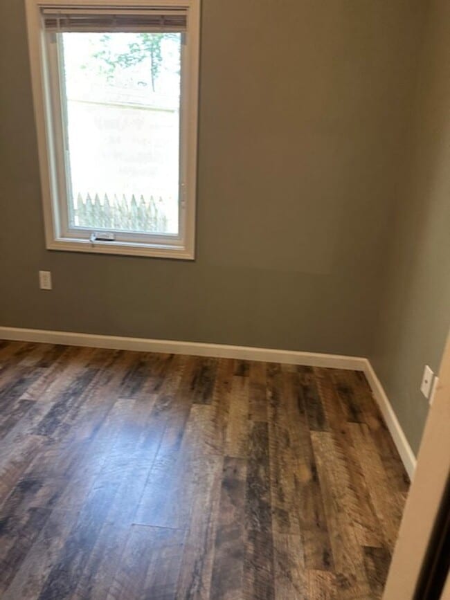 Building Photo - Charming 2-Bedroom Home in the Heart of Fairport Available Now