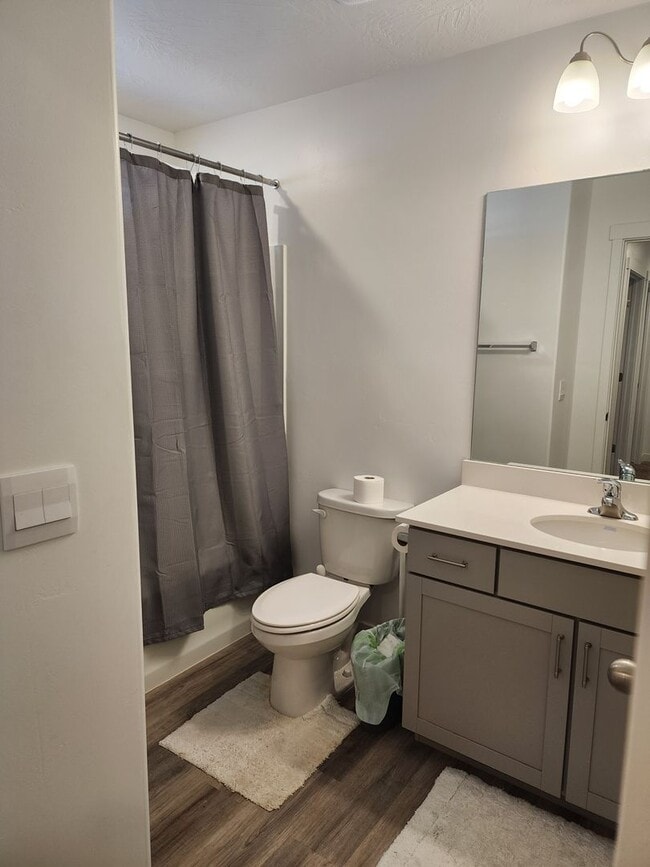 Building Photo - Northfield Townhome for Rent $1880 mo.