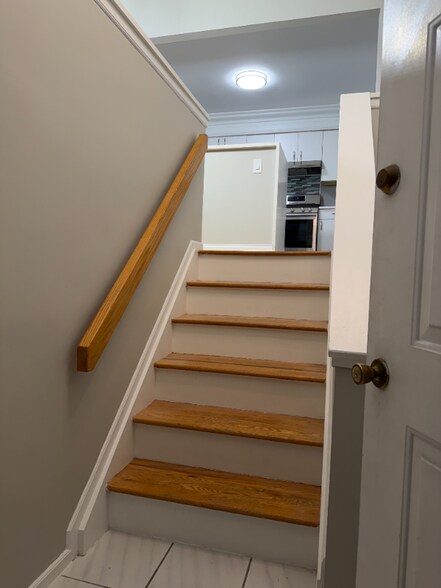 Building Photo - 3832 Hickory St