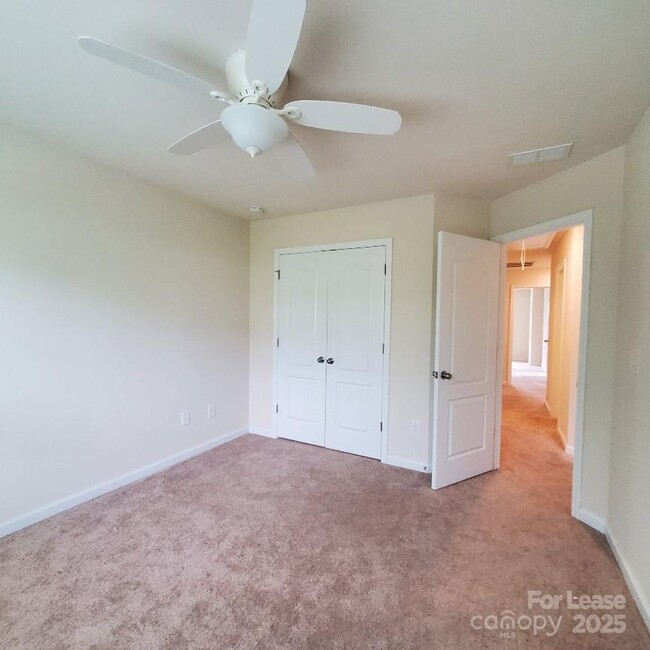 Building Photo - 4033 Black Walnut Wy