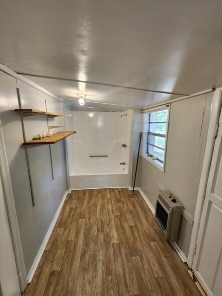 Building Photo - 5670 Lauramore Rd