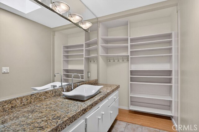 Building Photo - 401 Vista Roma