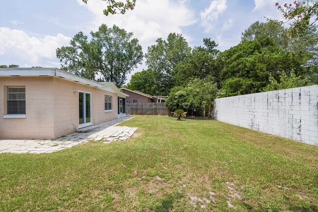 Building Photo - 1040 Dorado Dr