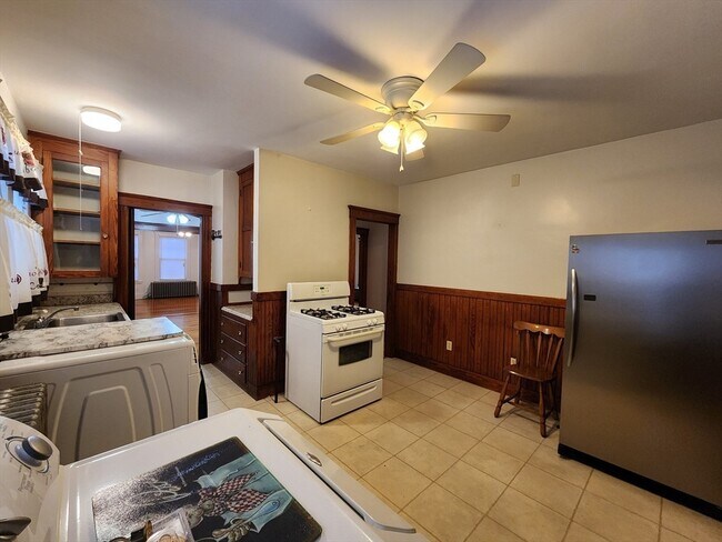 Building Photo - 431 Eastern Ave