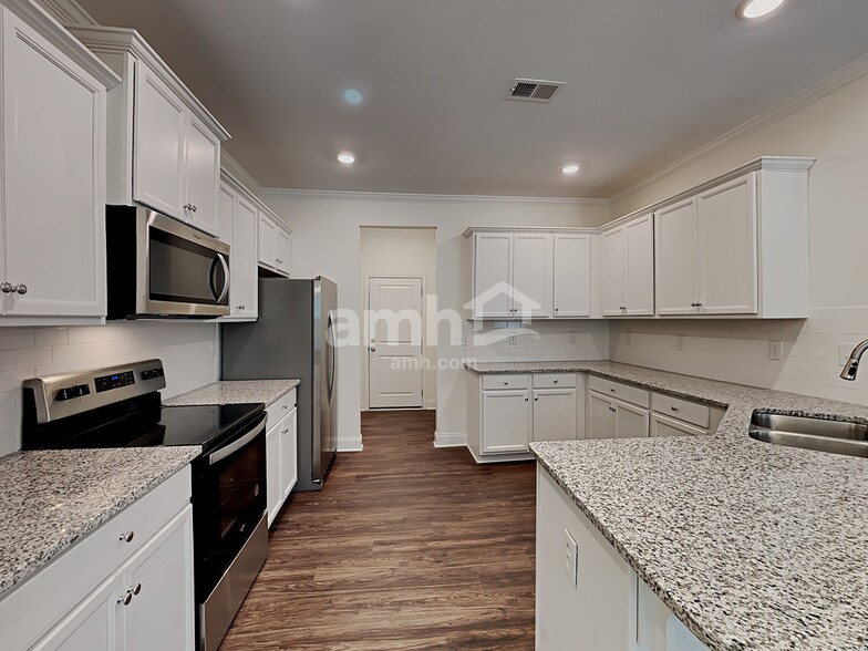 Building Photo - 625 Woodall Rd