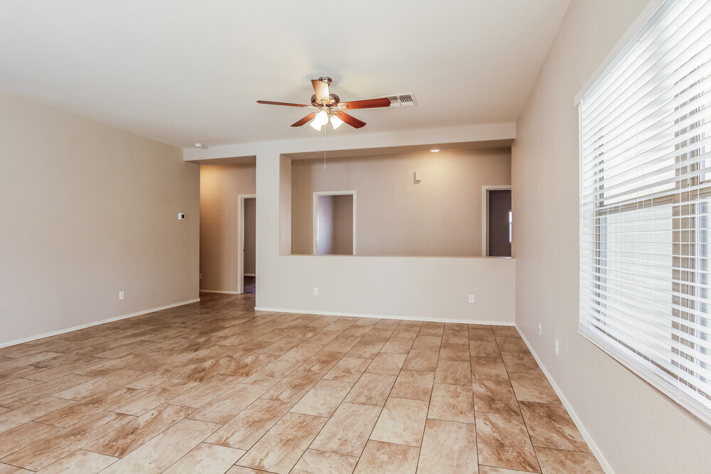 Building Photo - 3134 W Cavedale Dr