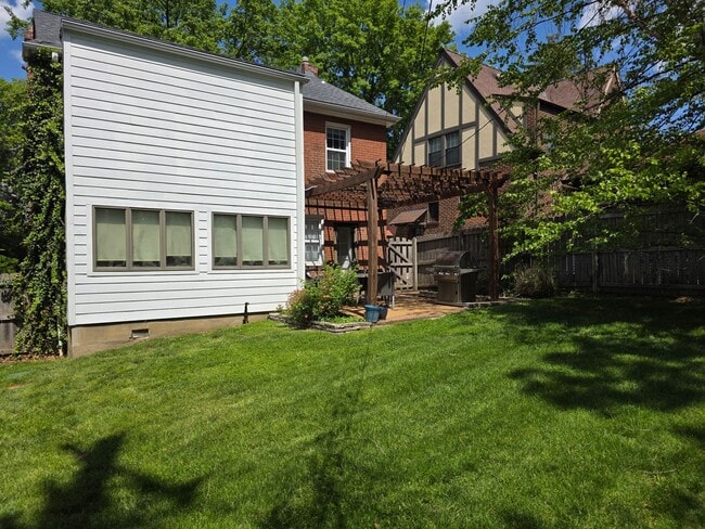 Building Photo - 7264 Northmoor Dr