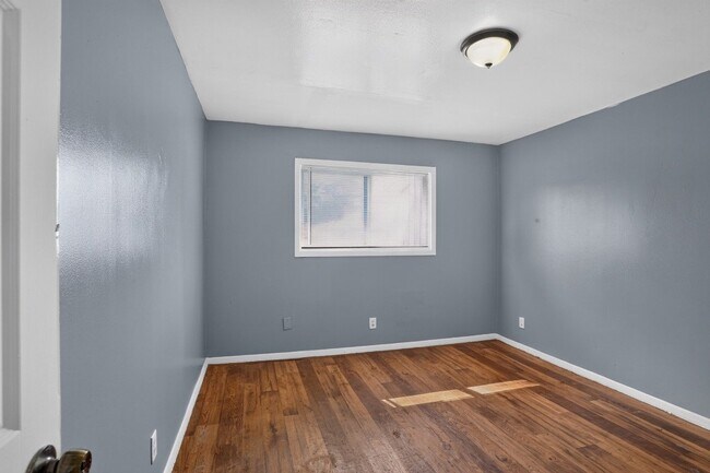 Building Photo - 609 Allen Dr
