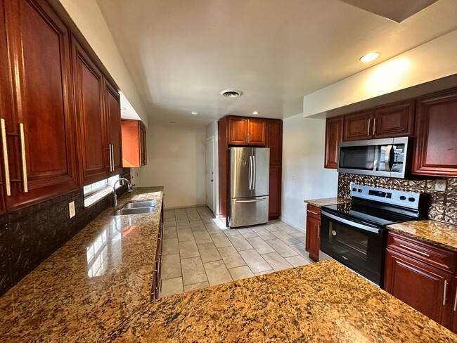 Building Photo - Home for Rent in Arlington 4-Bedroom, 2.5 ...