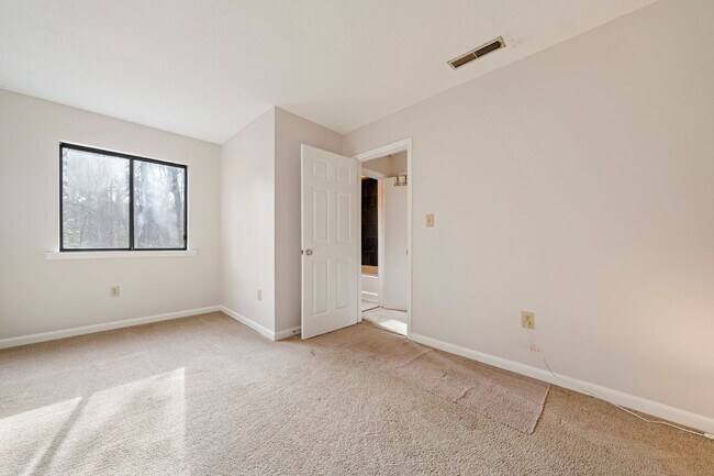 Building Photo - Adorable 3-Bedroom 1.5 Bath Townhome In A Peaceful Wooded Setting In Chapel Hill!