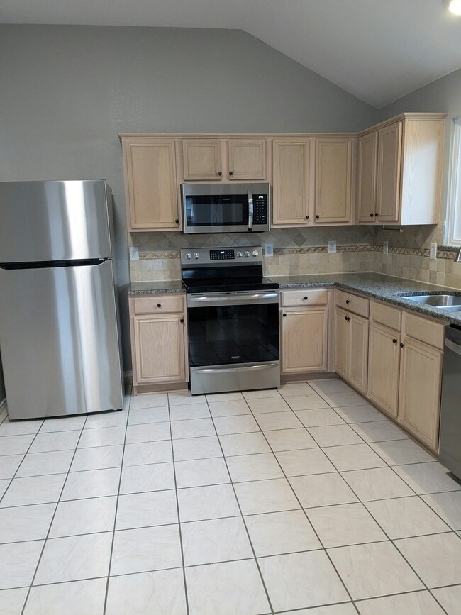 Building Photo - 5417 Beaver Ridge Dr