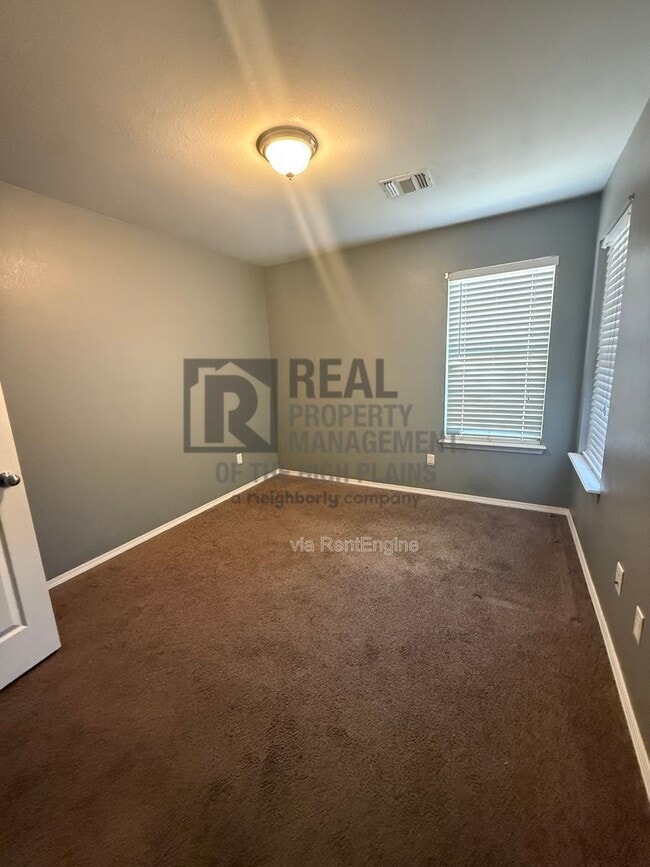 Building Photo - 4505 Pine St