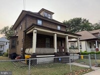 Building Photo - 2443 39th St