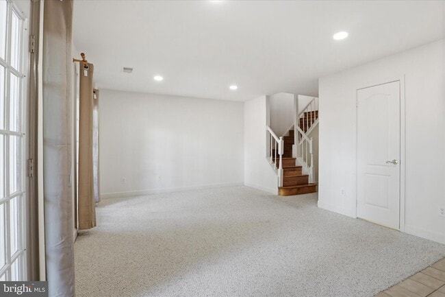 Building Photo - 3946 Valley Ridge Dr