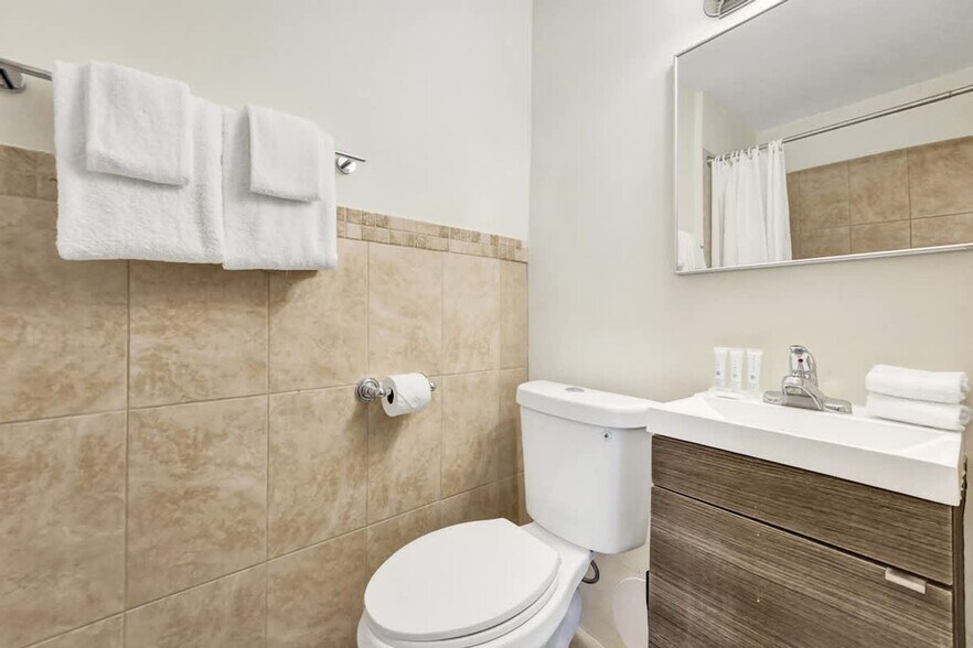 Building Photo - 3020 Seville St