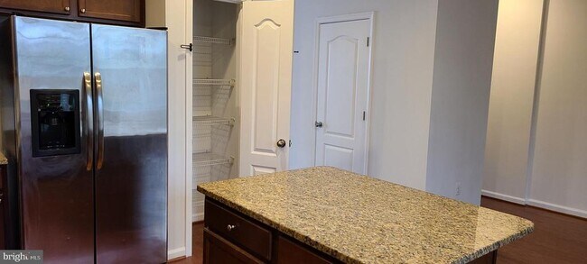 Building Photo - 7538 Stonehouse Run Dr