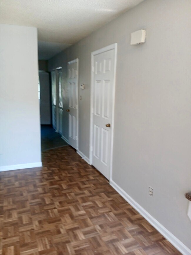Building Photo - 1111 Keswick Pl