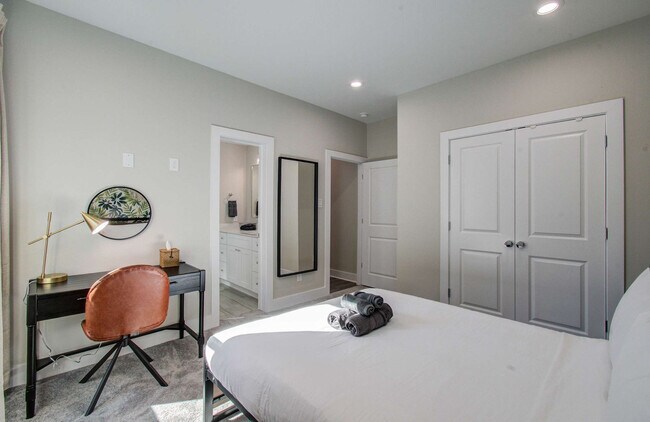 Building Photo - 8320 Curry Rd