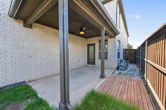 Building Photo - 2017 Miramar Dr