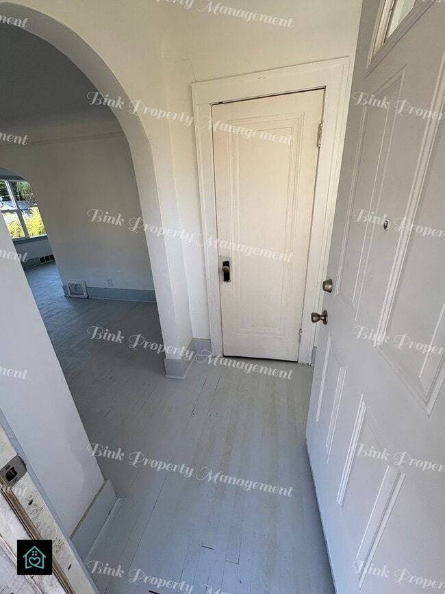 Building Photo - 17390 Waltham St